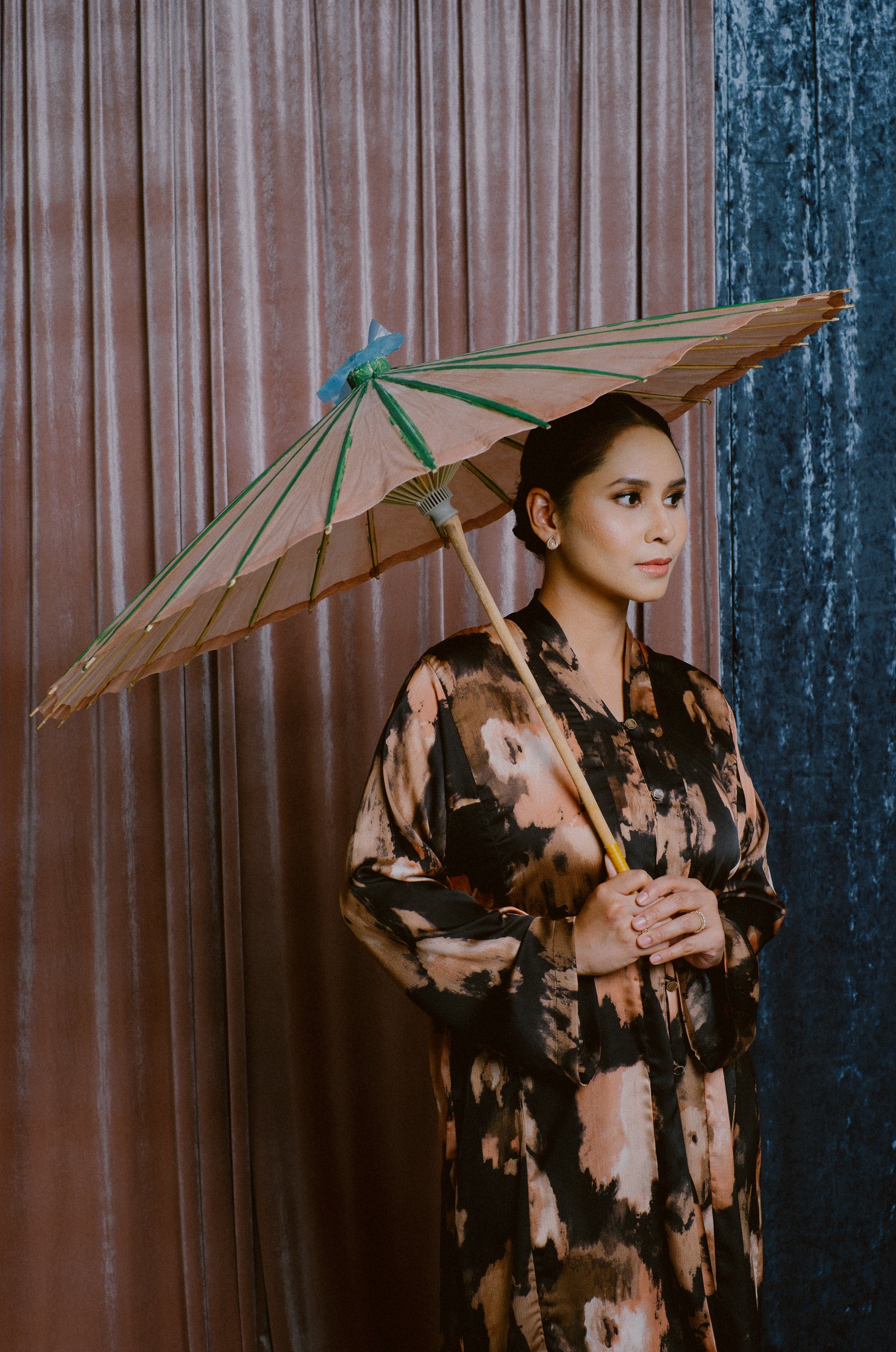 Lembayung Kebarung Set - Printed Umber Black