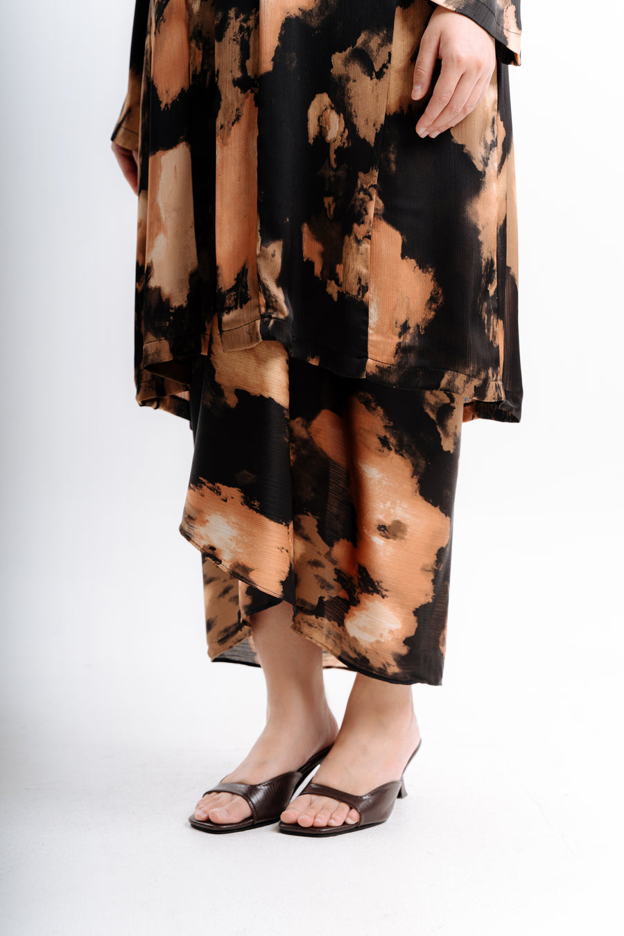 Lembayung Kebarung Set - Printed Umber Black