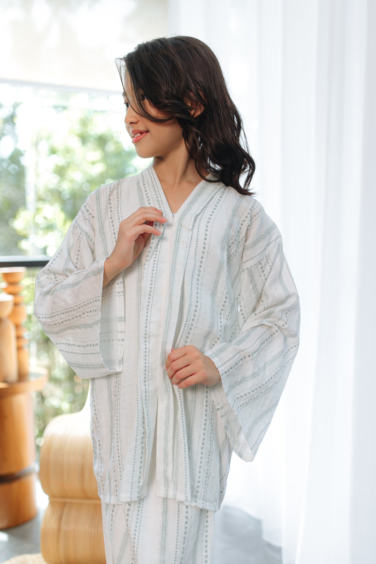 Kaseh Girls Kebarung - Sage White – Matakh.my